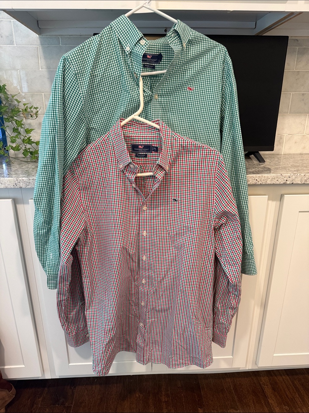 Vineyard Vines XL Boys Gingham Button-Down Shirts - Green & Red